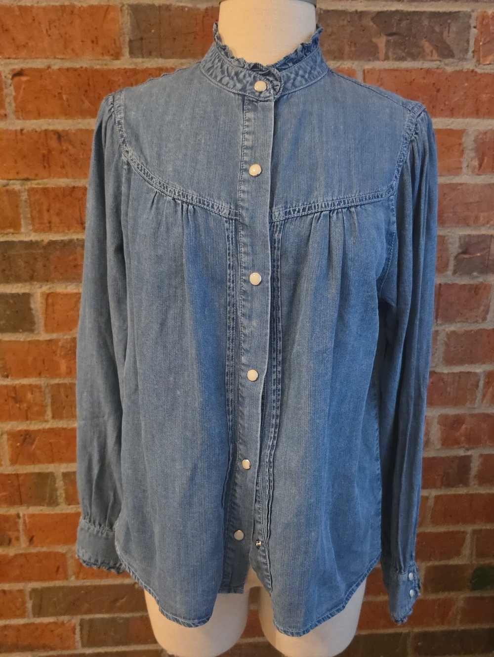 Blue B. Womens Ruffled And Pleated Pearl Snap Blue Blouse NWT Sz Medium